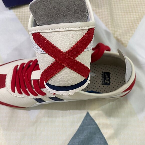 Onitsuka Tiger x Louis Vuitton White Flat Shoes - Picture 2 of 11